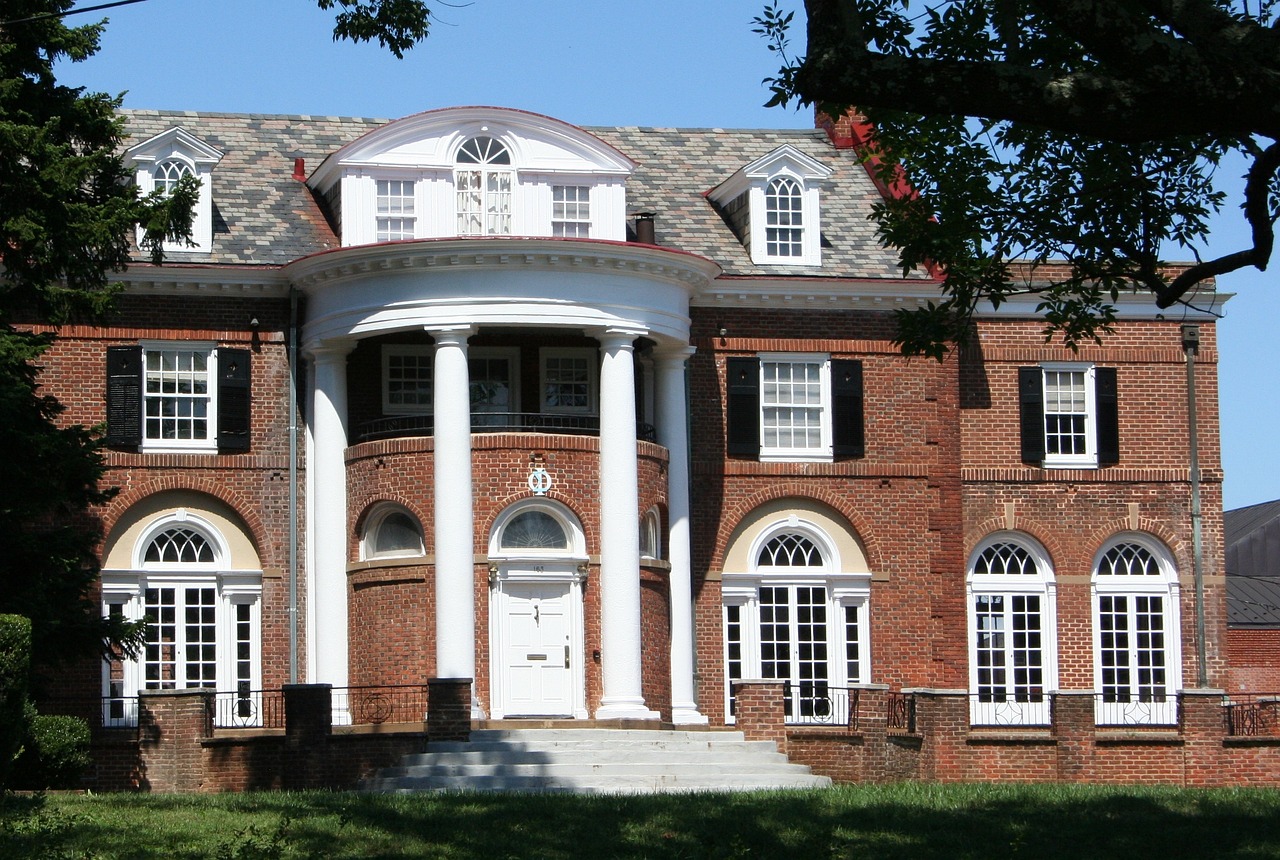 韦东奕现身山东大学，学术之光照亮校园