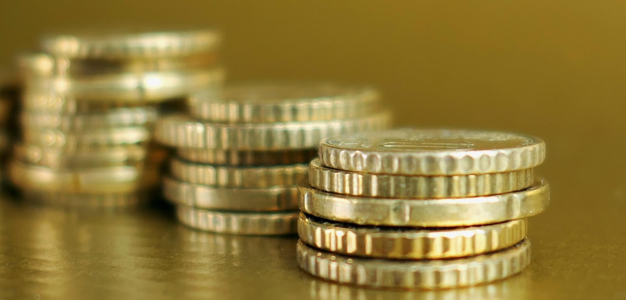 数字经济如何应对能源价格反弹?揭秘数字技术如何稳定能源成本与提升效率 数字经济如何应对能源价格反弹?揭秘数字技术如何稳定能源成本与提升效率